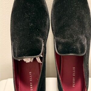 Perry Ellis Men's Black Velvet Loafers